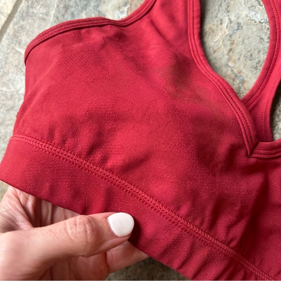 BUFFBUNNY Confidential Sports Bra Red Camo Jacquard Women’s Size Medium - Picture 3 of 12